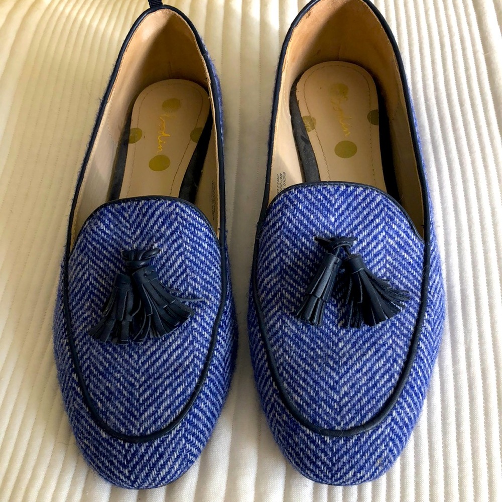 Boden Women's blue herringbone loafers with tassel top